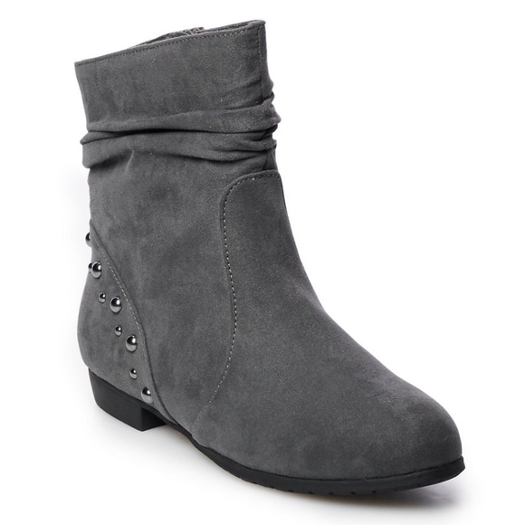 LAST ONE!! New SO Women's Gray Studded Ankle Booties Size 6 - Picture 1 of 11